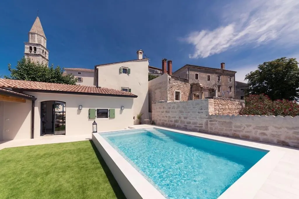 Villa Santina Visnjan 0*,  Croatia