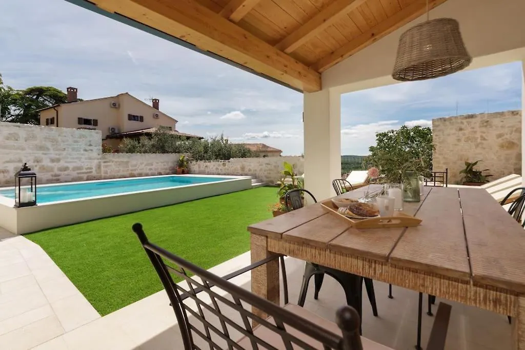 Villa Santina Visnjan 0*,  Croatia